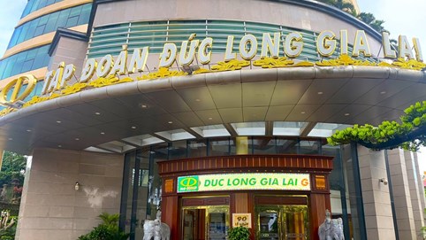 Vừa bị đưa vào diện cảnh báo, cổ phiếu DLG của Đức Long Gia Lai lại sắp có khả năng huỷ niêm yết bắt buộc
