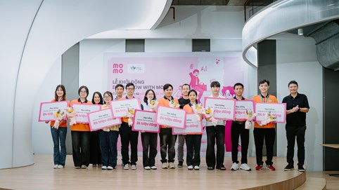 MoMo khởi động dự án 'Grow with MoMo' - Cùng bạn trẻ bản lĩnh đi lên từ những điều nhỏ bé