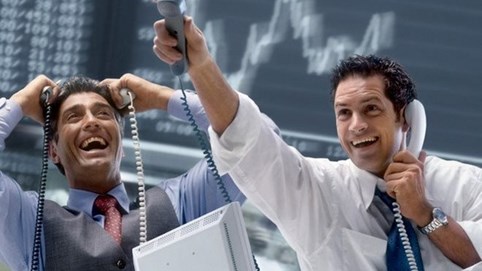 Tổng doanh thu môi giới tăng vọt lên cao nhất 6 quý, các công ty chứng khoán lời lãi ra sao?