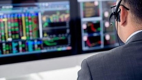 Cùng chiều khối ngoại, tự doanh CTCK mua ròng hơn 200 tỷ đồng trong phiên đầu tháng