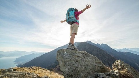 VNDirect dự báo VN-Index có thể lên gần 1.500 điểm trong năm 2024, điểm tên 3 nhóm cổ phiếu đáng đầu tư