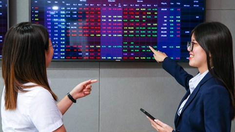 Khối ngoại bán ròng có đáng lo?