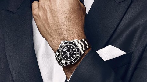 Tại sao hình ảnh người thành đạt luôn gắn với những chiếc đồng hồ đắt tiền?