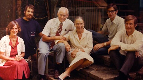 Gia đình Walmart giàu không tưởng bất chấp Covid-19: Tài sản tăng 1 tỷ USD sau mỗi nửa tháng