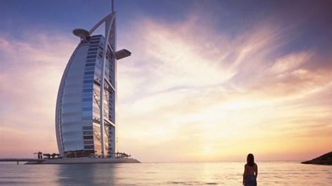 Những công trình "lóa mắt thế giới" - Bài 1: Khách sạn "7 sao" giữa biển, ngập vàng và pha lê, giá 550 triệu đồng/đêm