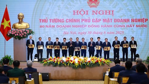 TNG nhận bằng khen của Thủ tướng Chính phủ - khẳng định dấu ấn trong công tác an sinh xã hội
