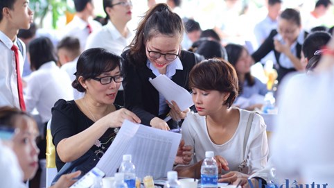 'Cuộc đua tuyển người' của doanh nghiệp môi giới bất động sản