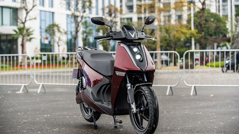 Vinfast ra mắt hai mẫu xe máy điện đắt nhất thị trường