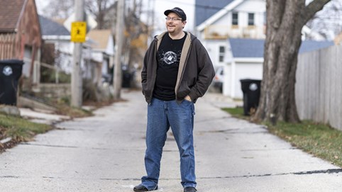 Thành triệu phú nhờ hâm mộ Elon Musk và Tesla