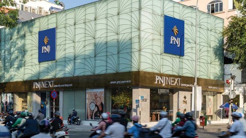 Vàng PNJ báo lãi quý II giảm 81%