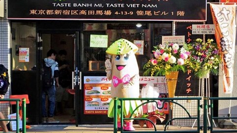 Bánh mì Xin chào của anh em người Việt tại Nhật bán 100.000 đồng/ổ, đã có cửa hàng nhượng quyền đầu tiên