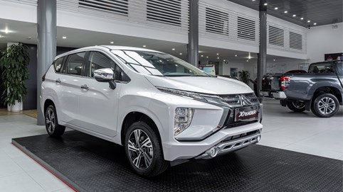 Ô tô giảm giá “chạy” tháng ngâu