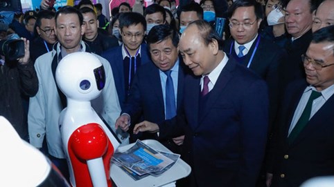 Thủ tướng: Không đầu tư cho khoa học công nghệ, ta sẽ tụt hậu và 