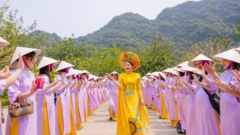 Doanh Nhân Nguyễn Linh Liên - Hình mẫu lý tưởng cho người phụ nữ hiện đại