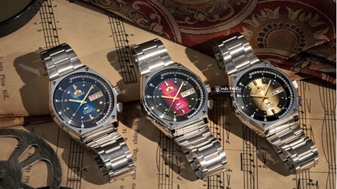 Đồng hồ Orient mặt đỏ (SK mặt lửa) có gì đặc biệt, giá bao nhiêu?