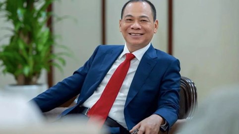 Cổ phiếu VIC tiếp tục 'thăng hoa' đưa tài sản của Chủ tịch Phạm Nhật Vương chạm mốc 30 tỷ USD