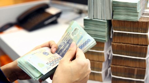 Quốc hội thông qua gói phục hồi kinh tế gần 350.000 tỷ đồng: tăng chi đầu tư phát triển, giảm thuế VAT