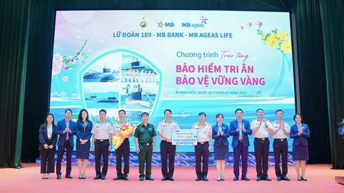Tặng 1.200 gói bảo hiểm ung thư cho cán bộ chiến sĩ Binh chủng Hải quân