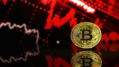 Giá đồng bitcoin tiếp tục lao dốc, lùi dưới ngưỡng 36.000 USD