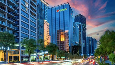 Tín dụng bứt phá, lợi nhuận VPBank (VPB) năm 2024 vượt mốc 20.000 tỷ đồng