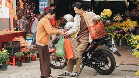 Khoảng tối sau những MV quảng cáo