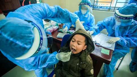 Trẻ dưới 5 tuổi là F1 có thể được cách ly tại nhà