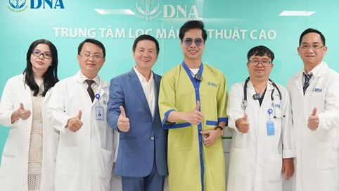 Phòng nguy cơ đột quỵ, Ngọc Sơn đi lọc máu tại Bệnh viện DNA