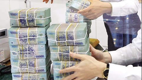 Thấy gì từ việc Ngân hàng Nhà nước hút ròng tiền, lãi suất liên ngân hàng giảm mạnh?