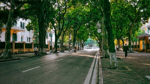 Hà Nội tổng kiểm tra, giành lại vỉa hè cho người đi bộ