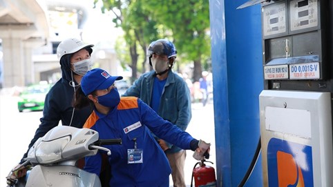 Giá xăng có thể tiến sát 30.000 đồng/lít vào ngày mai?