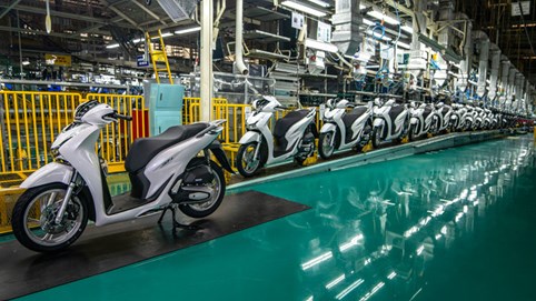 Số ngày bán nhiều hơn nhưng doanh số bán xe máy của Honda Việt Nam sụt giảm gần 37% so với tháng Tết