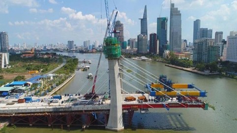 Dự án ‘treo cẩu’ giữa lòng sông