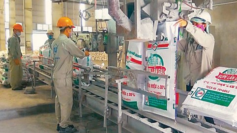 Tập đoàn Hóa chất Đức Giang (DGC) muốn chi 635 tỷ đồng mua thêm công ty Phốt pho 6