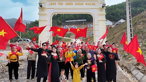 Làng tình nghĩa Khánh Mailisa: Có những món quà không gói bằng ruy băng nhưng vẫn được gói bằng sự yêu thương