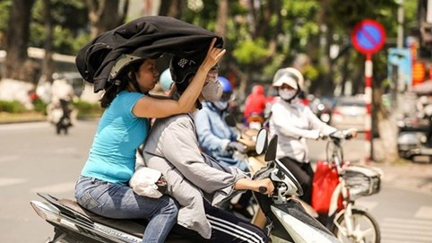 Hôm nay 22/4: Bắc Bộ ngày nắng, Trung Bộ và Nam Bộ có mưa dông