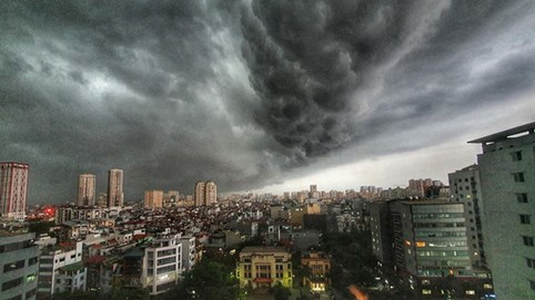 Ngày mai 24/4: Mưa dông xuất hiện ở cả 3 miền