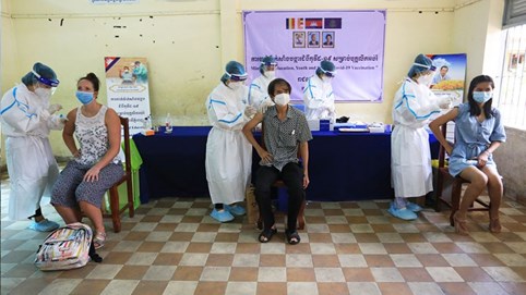 Campuchia sẽ tiêm vắc xin cho tất cả người dân tại “điểm nóng” Phnom Penh và tỉnh Kandal 