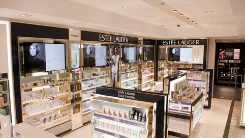 Dịch Covid khiến mỹ phẩm và đồ trang điểm ế ẩm nhưng các sản phẩm chăm sóc da lại 