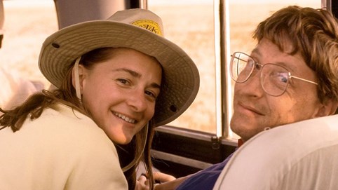 Nhìn lại cuộc tình ngọt lịm 27 năm của vợ chồng tỷ phú Bill Gates