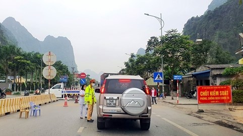 Quảng Ninh tạm dừng hoạt động xe khách liên tỉnh đến các địa phương có dịch Covid-19