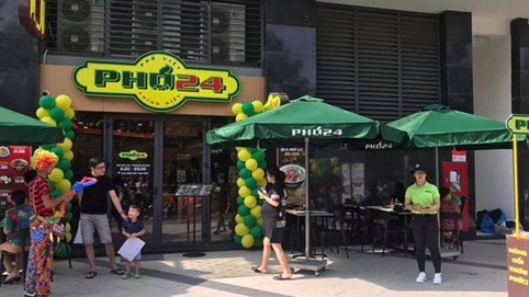 Thương hiệu Phở 24: Đưa tô phở truyền thống vào nhà hàng sang và cú 'bán mình' do gặp khó khăn tài chính