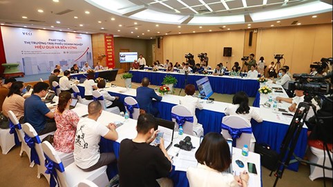 Thị trường trái phiếu doanh nghiệp: Cần phải vừa kiến tạo, vừa kiểm soát rủi ro!