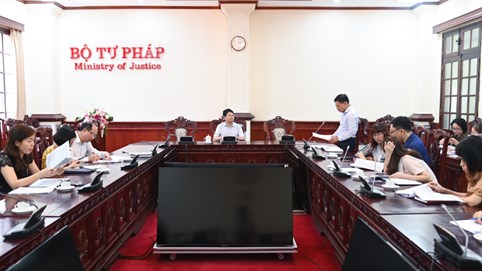 Rà soát, sửa đổi văn bản quy phạm pháp luật theo hướng đơn giản hóa thủ tục hành chính