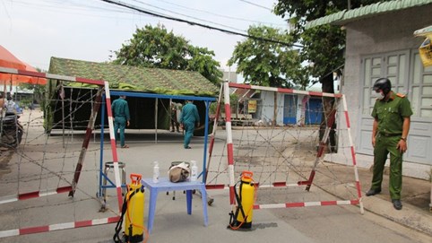 Phát hiện 25 ca dương tính liên quan giáo phái, TP HCM họp khẩn