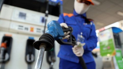 Giá xăng dầu đẩy CPI tháng 5 tăng nhẹ