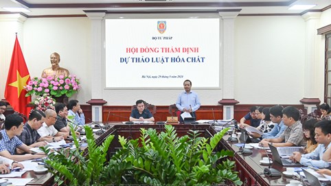 Nâng cao hiệu quả công tác quản lý nhà nước đối với ngành công nghiệp hoá chất