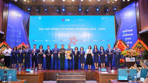 ĐHĐCĐ của MB: Lộ diện 11 gương mặt thành viên Hội đồng quản trị, Ban kiểm soát nhiệm kỳ mới 