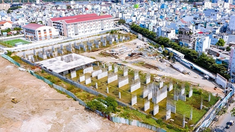 Doanh nghiệp bất động sản tiến thoái lưỡng nan với tình huống pháp lý