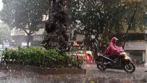 Thời tiết ngày 16/11: Bắc Bộ lạnh về đêm và sáng sớm; Nam Trung Bộ mưa rất to