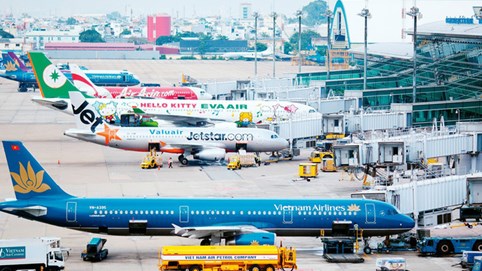 Dừng tất cả đường bay chở khách đi/đến các tỉnh, thành phố phía Nam từ 0h ngày 19/7